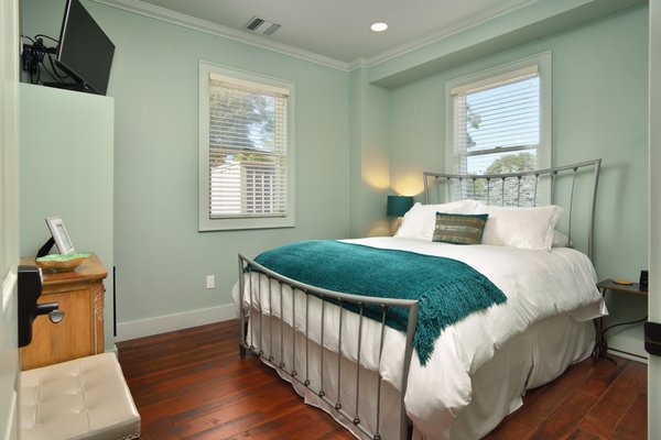 Bay Breeze Inn by null