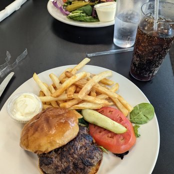 Nigel’s Good Food - Hanahan - Overcooked burger that is made with onions in the ground meat, which they don't mention (even after ordering no onions with it) - Soul Food Near Me - Hanahan, South Carolina