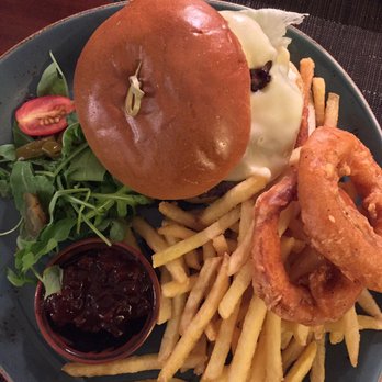 Novotel - Burger - Hotels Near Me - Brentford, XGL