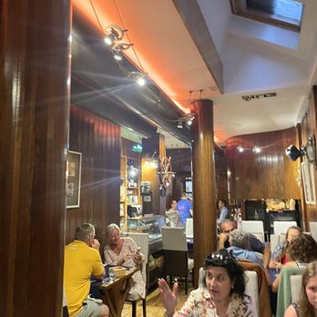 O Batel - The waiter who wearing blue shirt is a racist. - Seafood Near Me - Aveiro, 01