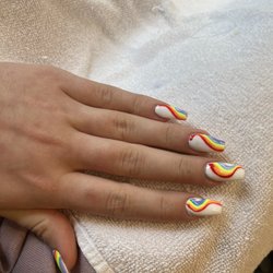 Queen Nails - Acrylic with nail design