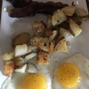 South Hill Grill - Simple eggs, bacon and potatoes - New American Near Me - Spokane, Washington South Hill Grill - Simple eggs, bacon and potatoes - New American Near Me - Spokane, Washington