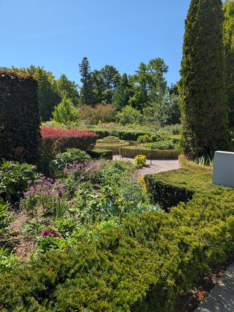 Edwards Gardens Image