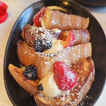 The Breakfast Club - Vanilla Bean French Toast Vanilla Cream Cheese Frosting, Fresh Berries, Rum Creme, Cinnamon Sugar - Breakfast & Brunch Near Me - Silver Spring, Maryland The Breakfast Club - Vanilla Bean French Toast Vanilla Cream Cheese Frosting, Fresh Berries, Rum Creme, Cinnamon Sugar - Breakfast & Brunch Near Me - Silver Spring, Maryland