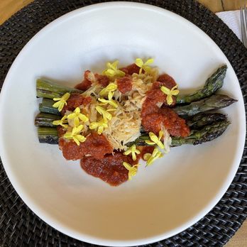 Chef Josh - Asparagus topped with Dungeness crab - Personal Chefs Near Me - Portland, Oregon Chef Josh - Asparagus topped with Dungeness crab - Personal Chefs Near Me - Portland, Oregon