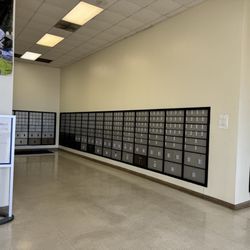 US Post Office - Huge lobby with lots of mailboxes