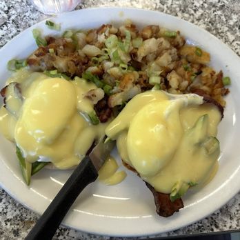 The Original Mels - California Benedict no tomato with Mel Potatoes - American Near Me - Placerville, California The Original Mels - California Benedict no tomato with Mel Potatoes - American Near Me - Placerville, California