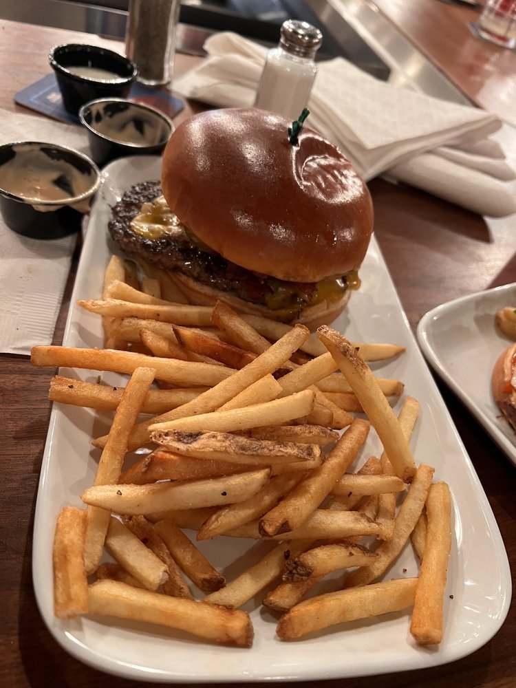 Salem Street Pub