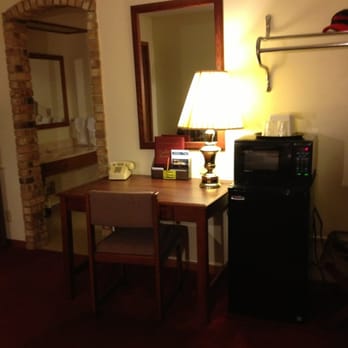 Dalles House Motel - Desk, chair, fridge, microwave and a WiFi that can be a bit spotty but is included in a reasonable rate. - Hotels Near Me - Saint Croix Falls, Wisconsin Dalles House Motel - Desk, chair, fridge, microwave and a WiFi that can be a bit spotty but is included in a reasonable rate. - Hotels Near Me - Saint Croix Falls, Wisconsin