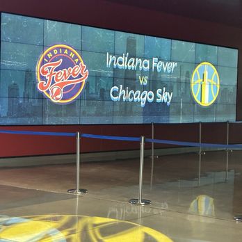 United Center - Signage - Stadiums & Arenas Near Me - Chicago, Illinois
