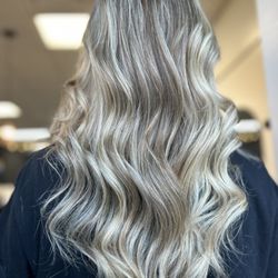 FOIL + GLOSS Salon - Dimensional Blonde & Long layers by Chloee