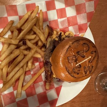 21 Burgers & Wings - Burgers Near Me - Wappingers Falls, New York