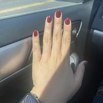 Herbal Head & Nail Spa - Short round acrylic set by Tiffany! - Nail Salons Near Me - Garden Grove, California
