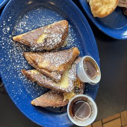 Heart Of Gold Diner - French toast with powdered sugar