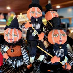 Kiss the Cook Restaurant - Fall