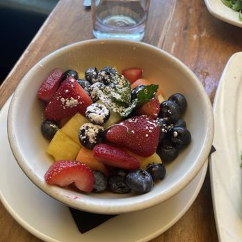 Mominette - Fruit cup - French Near Me - Brooklyn, New York Mominette - Fruit cup - French Near Me - Brooklyn, New York