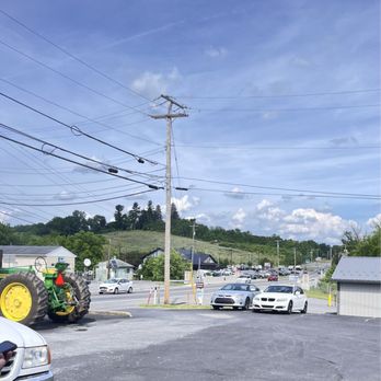 Buchanan Trail Auto & Tire - Main Road in front of business - Tires Near Me - Waynesboro, Pennsylvania Buchanan Trail Auto & Tire - Main Road in front of business - Tires Near Me - Waynesboro, Pennsylvania