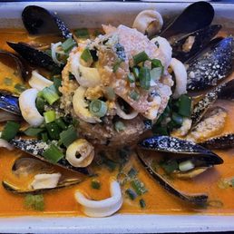 Tacu tacu a lo macho (seafood risotto & beans)