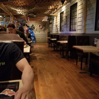 Hook & Reel Cajun Seafood & Bar - Cajun/Creole Near Me - Orange, Connecticut