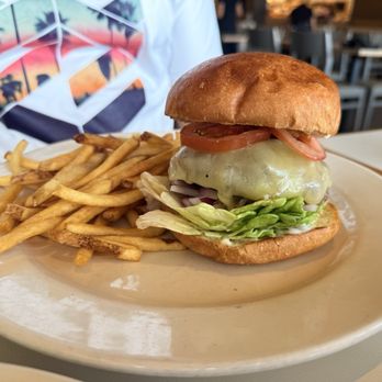Bazille at Nordstrom - Nordstrom Burger - New American Near Me - Torrance, California
