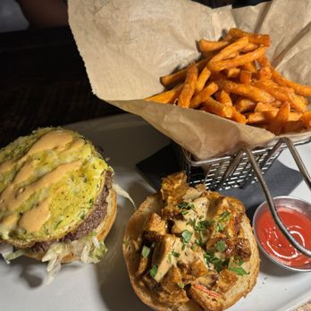 Le Chick - Burger - Cocktail Bars Near Me - Miami, Florida Le Chick - Burger - Cocktail Bars Near Me - Miami, Florida