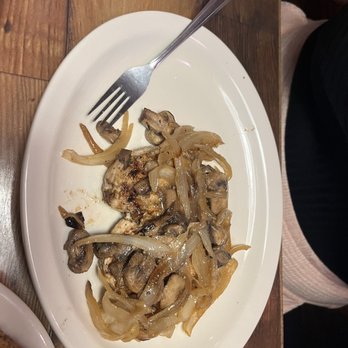 Texas Roadhouse - Chicken with mushrooms and onions - Barbeque Near Me - Visalia, California Texas Roadhouse - Chicken with mushrooms and onions - Barbeque Near Me - Visalia, California
