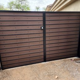 New gate with horizontal composite planks