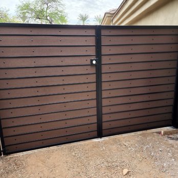 Gates The Right Way - New gate with horizontal composite planks - Fences & Gates Near Me