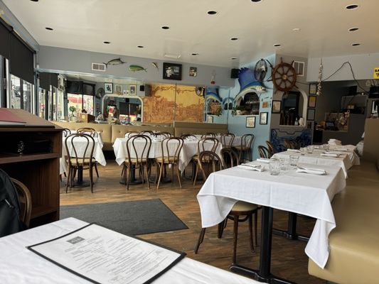 Betty Lou's Seafood & Grill by null