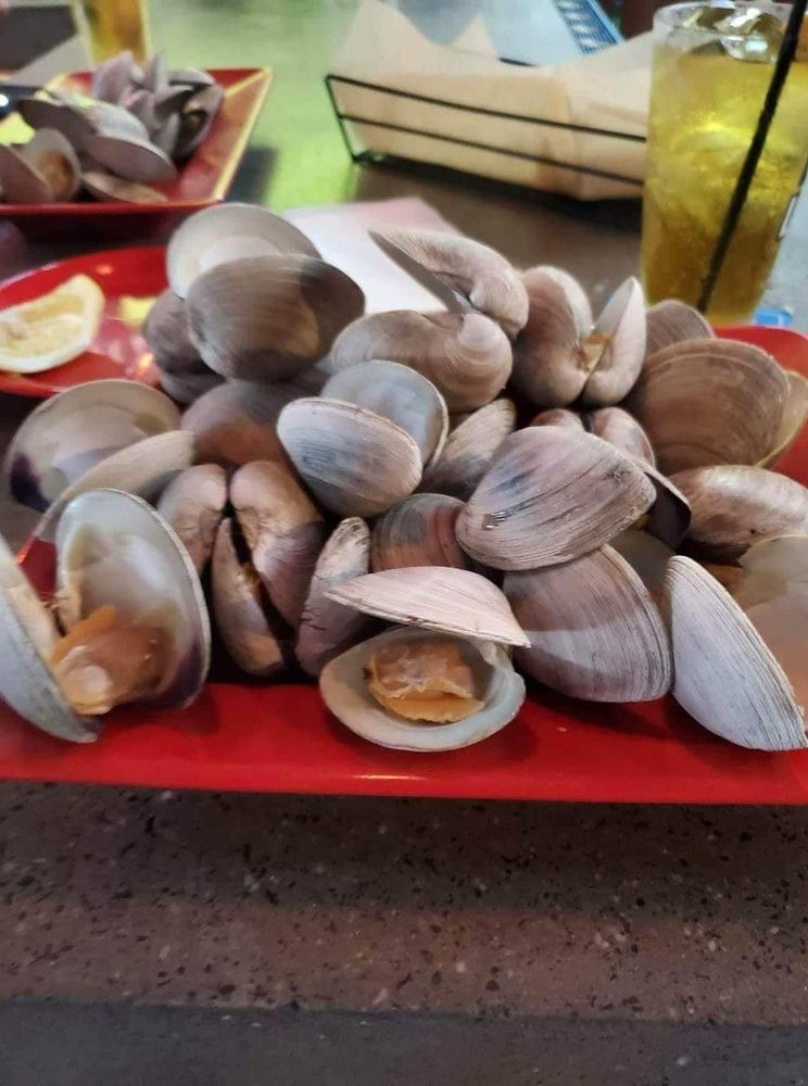 Food from Lukins Brick Oven Pizza