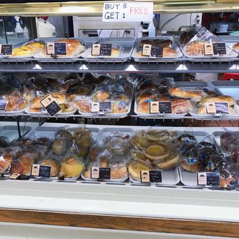Formosa Bakery - So many! - Desserts Near Me - Orlando, Florida