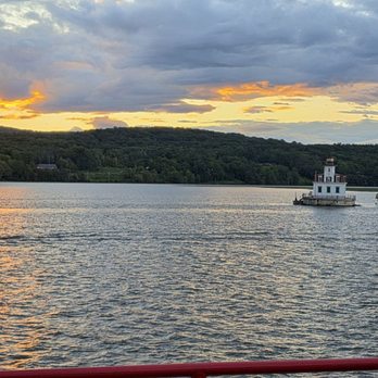 Hudson River Cruises - Boat Charters Near Me - Kingston, New York