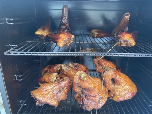 R Farmers' Market & Kitchen by null