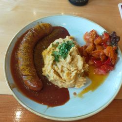 Arizona Kitchen - Currywurst mit Western Püree und Mango Tomaten Salat
