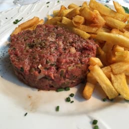 Steak tartare and fries