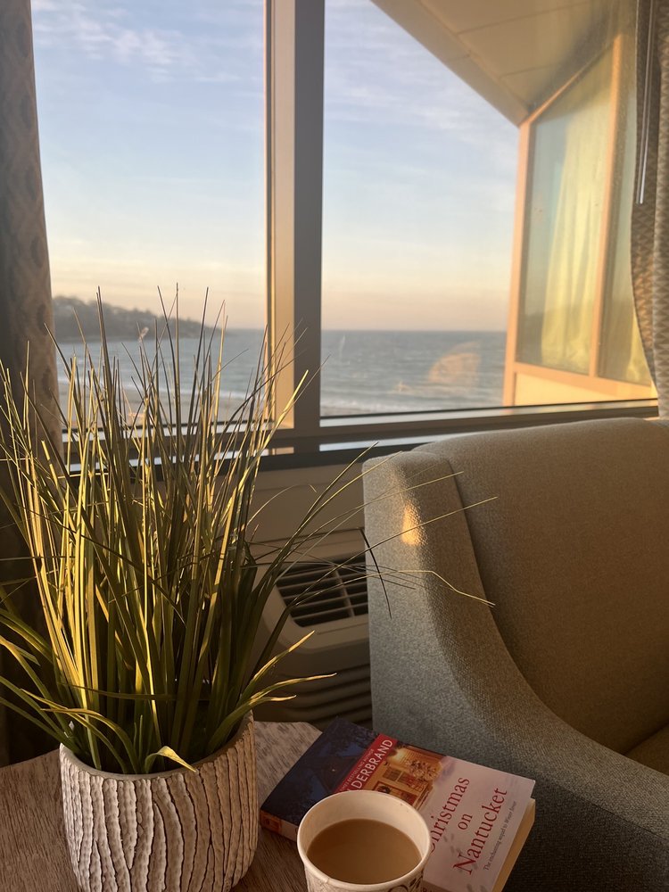 SEA CREST BEACH HOTEL 181 Photos & 203 Reviews Hotels 350 Quaker