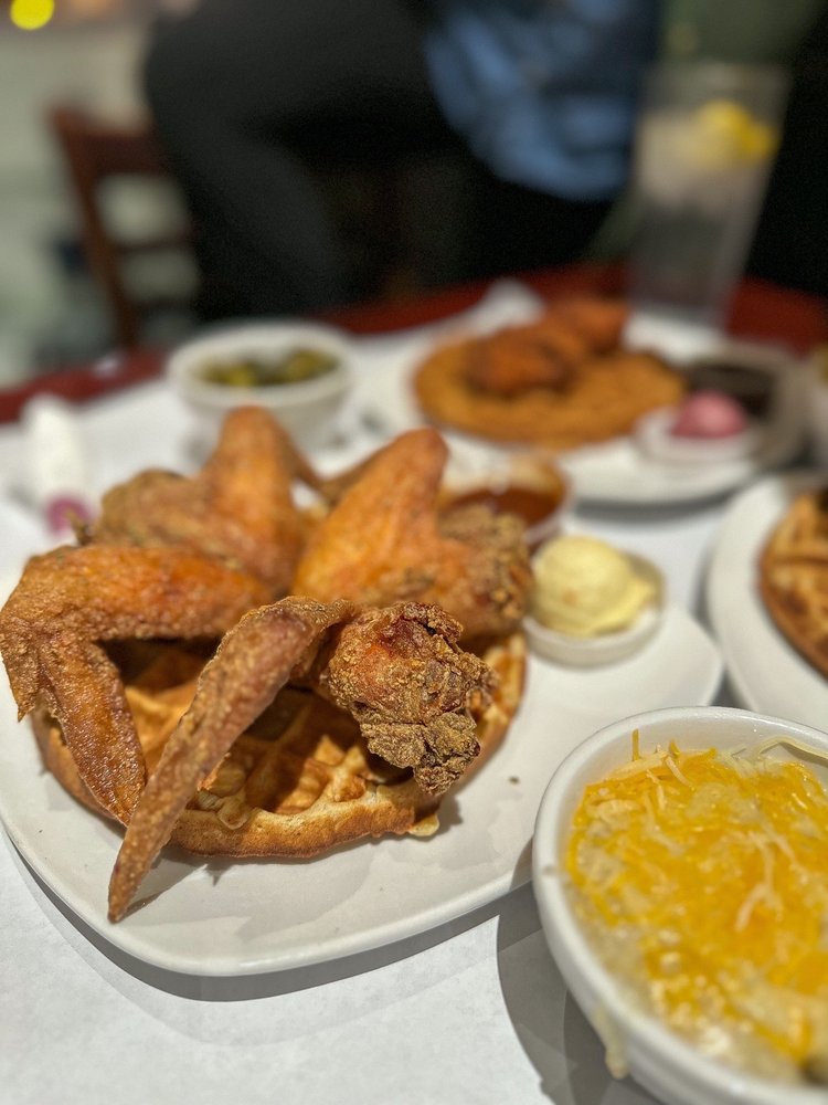 Dame's Chicken & Waffles