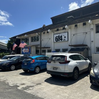 Restaurant 604 - Back parking lot - Breakfast & Brunch Near Me - Honolulu, Hawaii