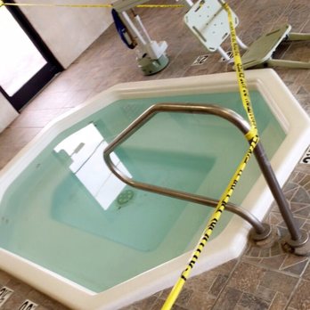 La Quinta Inn & Suites - 1 year out of order hot tub. - Hotels Near Me - Summersville, West Virginia