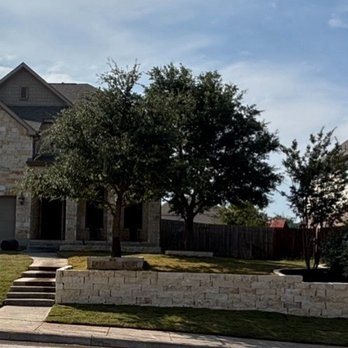 Aveteran Landscape - New retaining/border wall and new sod - Landscape Architects or Designers Near Me - San Antonio, Texas