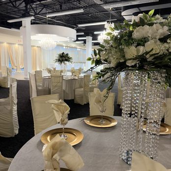 Dew Event Center - Table setting - Venues & Event Spaces Near Me - Lewisville, Texas Dew Event Center - Table setting - Venues & Event Spaces Near Me - Lewisville, Texas