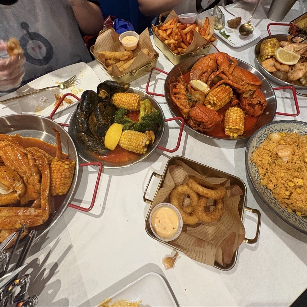 Robot Boil House - Seafood Near Me - Toronto, Ontario Robot Boil House - Seafood Near Me - Toronto, Ontario