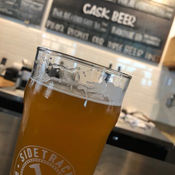 Sidetrack Brewing Company - Turntable IPA on a gloomy Saturday evening - Breweries Near Me - Albuquerque, New Mexico Sidetrack Brewing Company - Turntable IPA on a gloomy Saturday evening - Breweries Near Me - Albuquerque, New Mexico