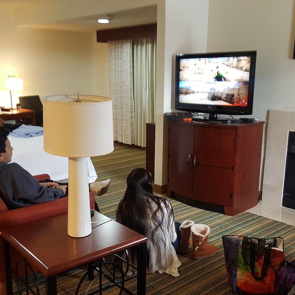 Residence Inn Phoenix - Walk-in area (please excuse the mess my family was already getting comfortable) - Hotels Near Me - Phoenix, Arizona Residence Inn Phoenix - Walk-in area (please excuse the mess my family was already getting comfortable) - Hotels Near Me - Phoenix, Arizona