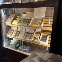 Connecticut Valley Tobacconist