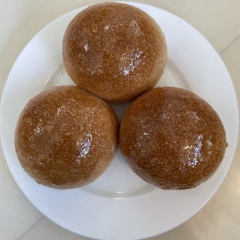 Ginger & Garlic - Baked Barbecue Pork Bun ( Baked Char Siu Bao) - Dim Sum Near Me - Honolulu, Hawaii Ginger & Garlic - Baked Barbecue Pork Bun ( Baked Char Siu Bao) - Dim Sum Near Me - Honolulu, Hawaii