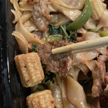 Noppagao Thai Cuisine - 10 tiny tiny little pieces of beef. SCAM! - Thai Near Me - San Antonio, Texas