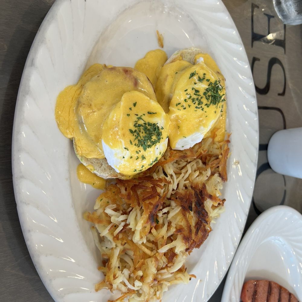 Lighthouse Cafe - Eggs, Benedict and hashbrowns - Breakfast & Brunch Near Me - San Pedro, California Lighthouse Cafe - Eggs, Benedict and hashbrowns - Breakfast & Brunch Near Me - San Pedro, California