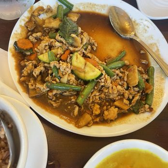 At Thai Recipe - Spicy basil chicken - Thai Near Me - Santa Cruz, California At Thai Recipe - Spicy basil chicken - Thai Near Me - Santa Cruz, California