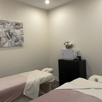 Lanna Nails & Spa - Couple Massage room - Massage Near Me - Fairfax, Virginia Lanna Nails & Spa - Couple Massage room - Massage Near Me - Fairfax, Virginia